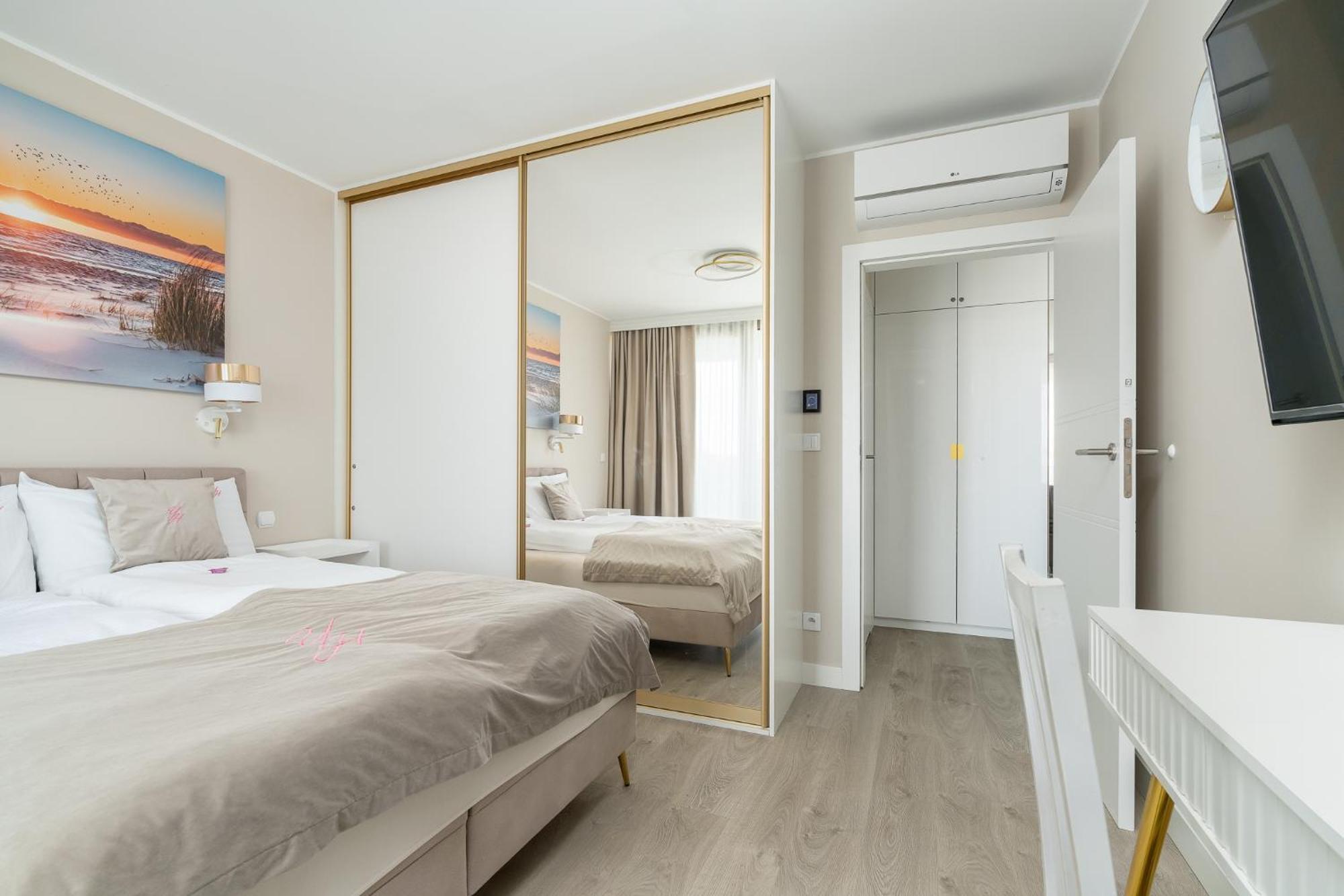 Apartment Your Holidays Waves *